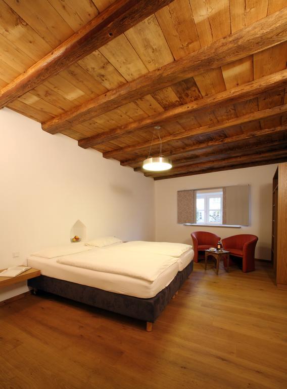 Hotel Fuchsstuben Burghausen Zimmer foto